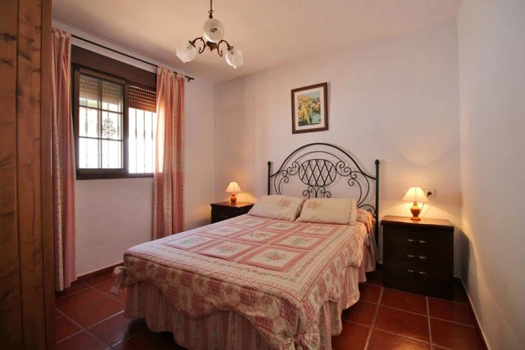 1075 Villa Rosa