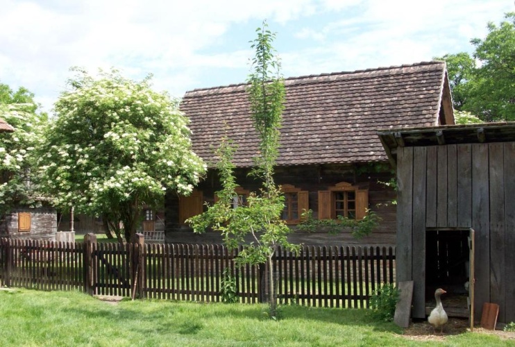 2 Bedrooms Cottage