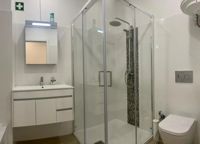2 Bedrooms Apartment