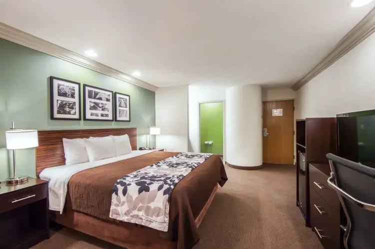 Sleep Inn & Suites