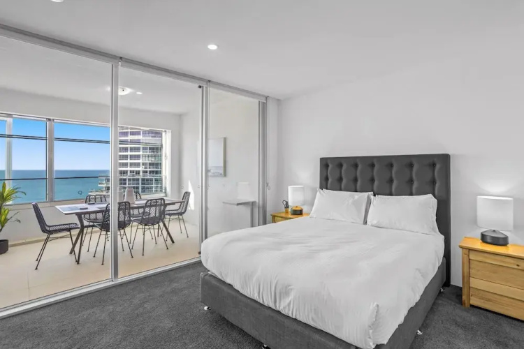 Oceanview 2-bed With Pool, Sauna, Gym & Parking