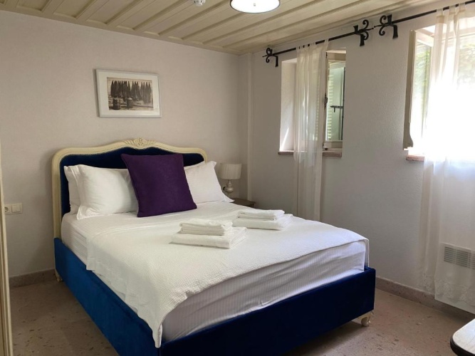 Standard Double Basement room
