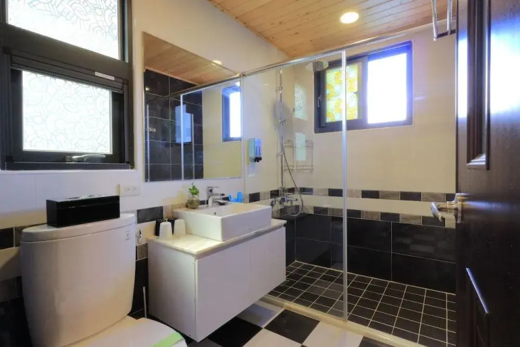 Yoho Villa