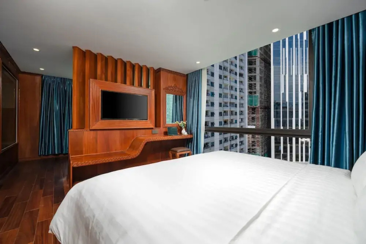 Monalisa Luxury Hotel