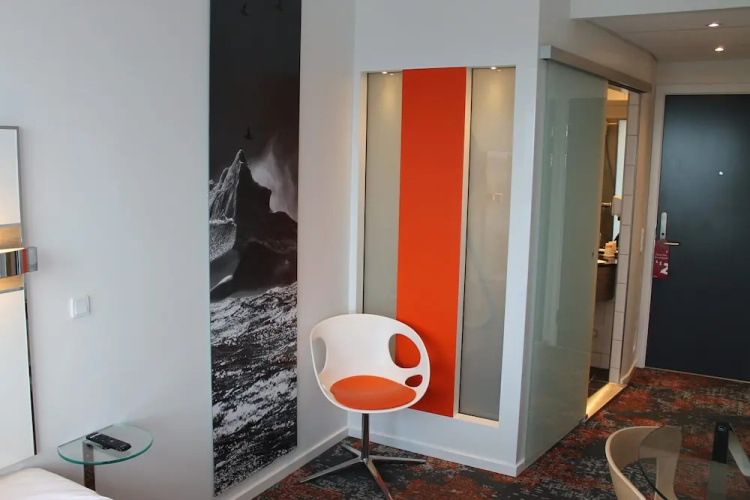 HHE Express Hotel