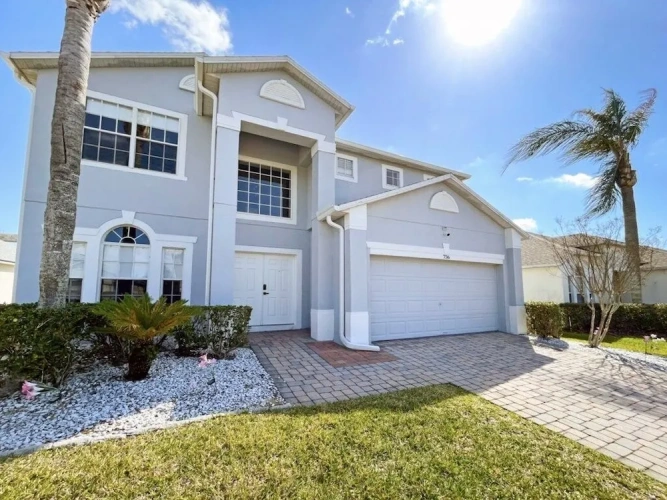 4 Bedrooms Cottage