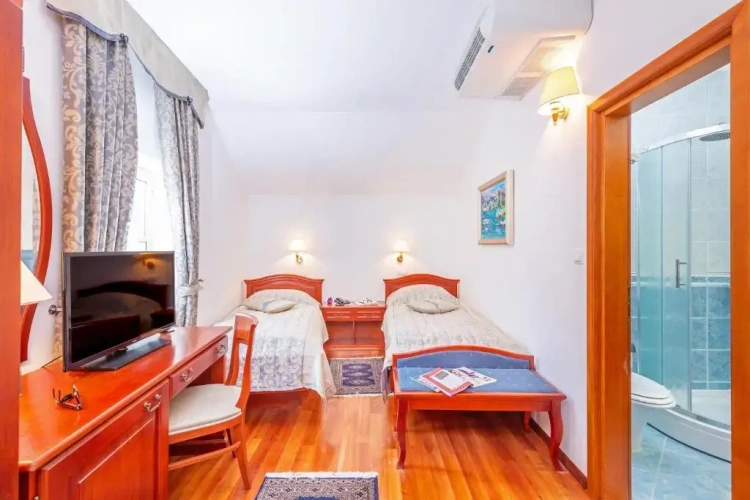 Economy Twin room