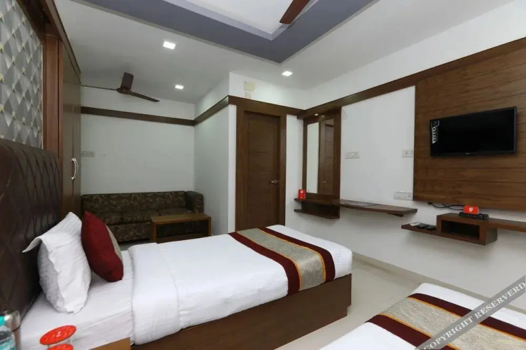 Khaleej Residency by OYO Rooms