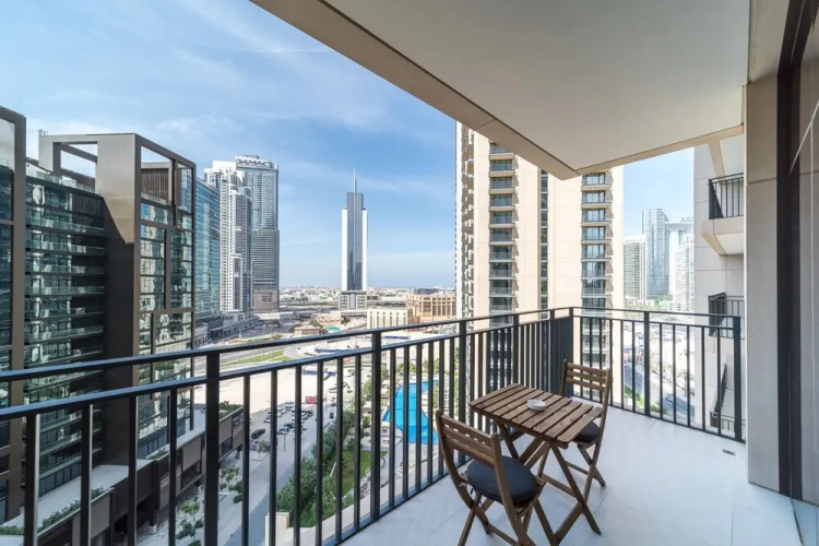 Lux BnB BLVD Central