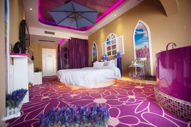 Luoyang Love Romantic Scene Hotel(洛阳唯爱浪漫场景酒店(新都汇王城公园地铁站店))