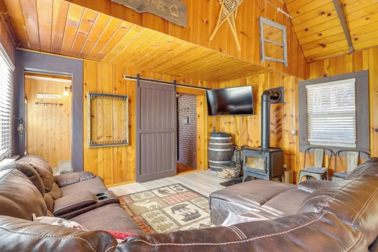 14 Mi to Slopes: Long Barn Cabin w/ Fire Pit!