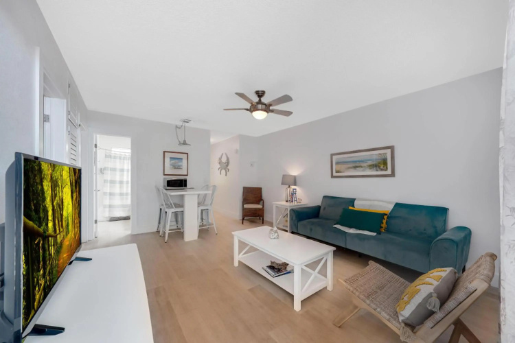 21 apartment 1 block from the beach unit 1