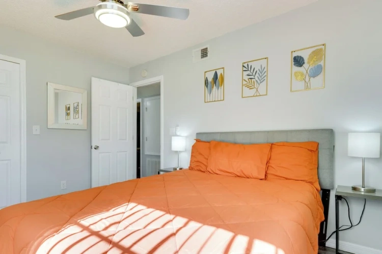 3 Bedrooms Apartment