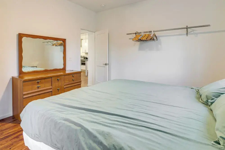Stroll to Main St Eats! Pet-friendly Joplin Escape