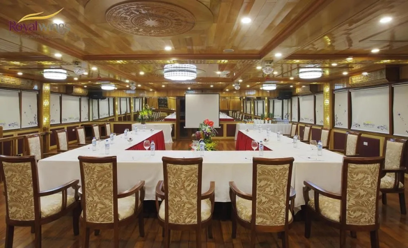 Royal Wings Cruise