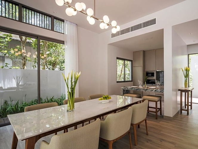 2 Bedrooms Royal Pool Villa beachfront