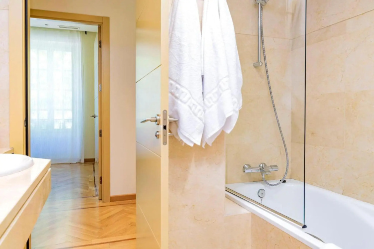Velazquez Suites