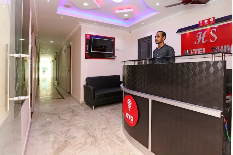 OYO Flagship 9964 Hotel Shine