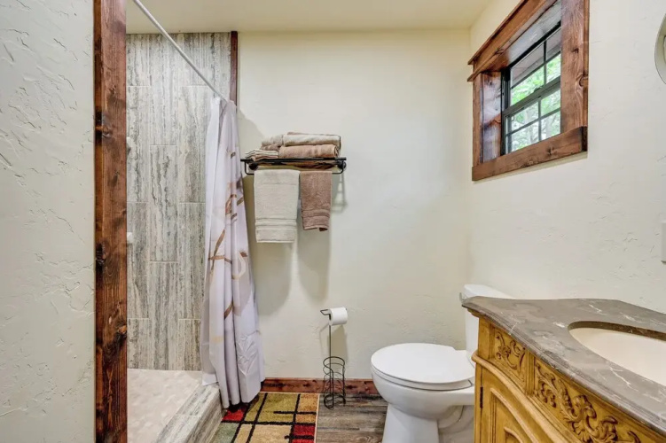 Blissful Broken Bow Studio: Fire Pit & Jacuzzi Tub