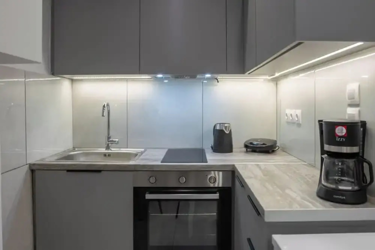 Pagrati Studio New Chic and Central