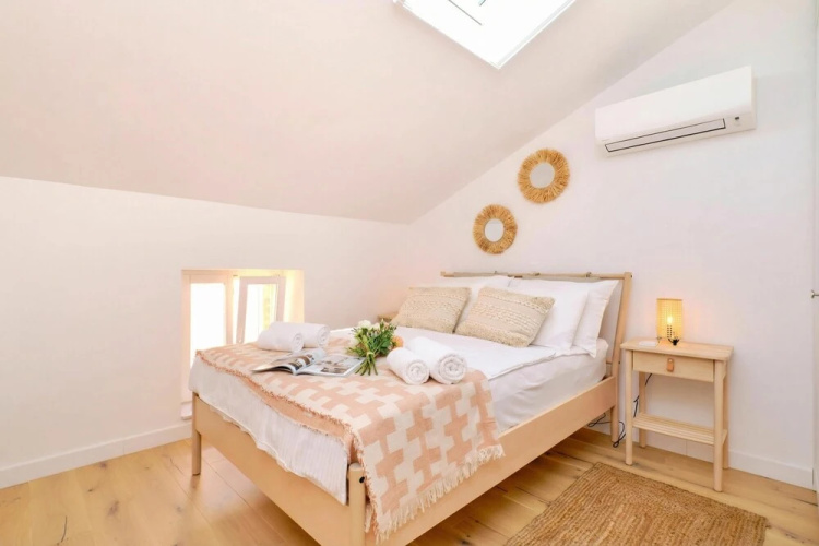 Charming Island Villa Alba