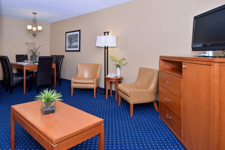 Best Western Plus Regency Inn & Conference CentreOver view