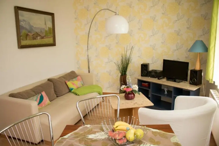 Apartment with garden view