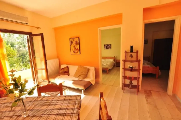2 Bedrooms Apartment