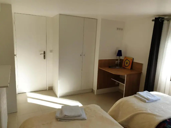 Maison d'une chambre avec terrasse et wifi a Argenteuil