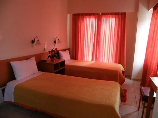 Leonidas Hotel