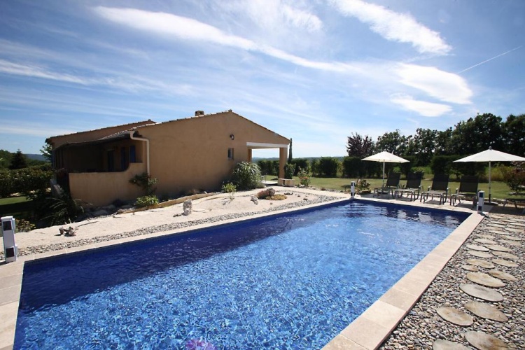 3 Bedrooms Villa