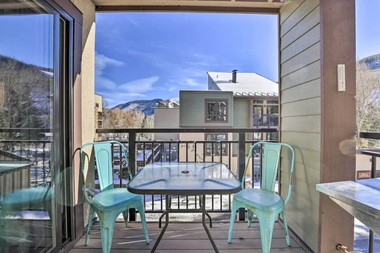 Vail Ski Condo w/ Mtn Views & Shuttle Service!