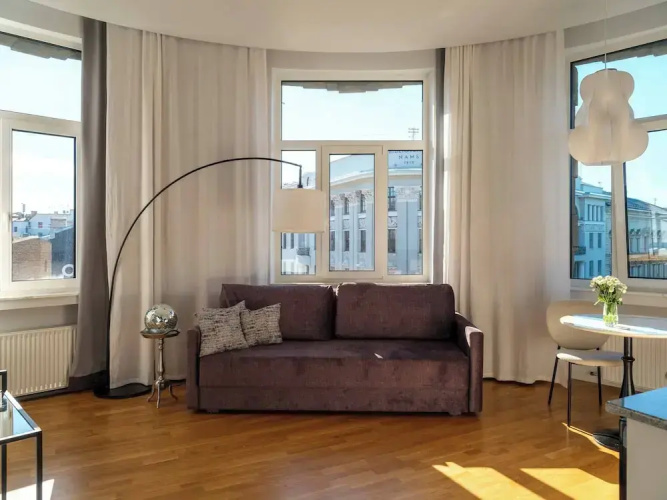 Miro Rooms Center Cloud - Quite Chic