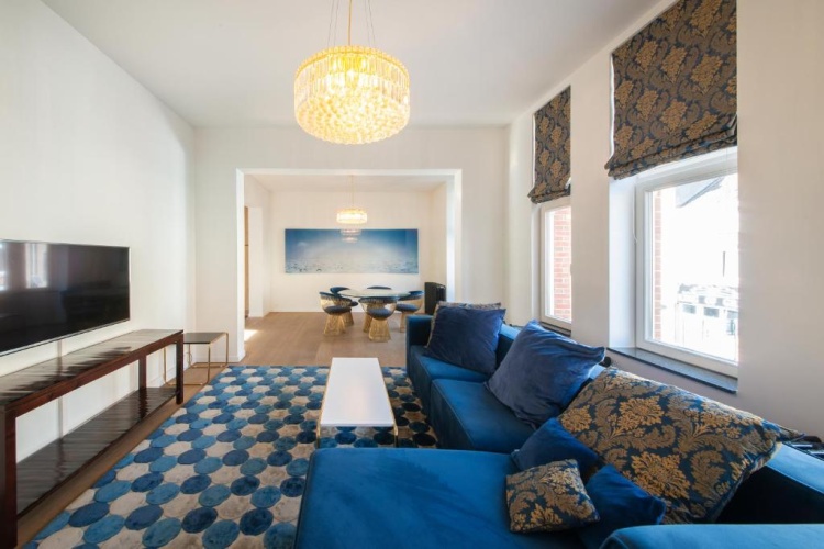 3 Bedrooms Apartment