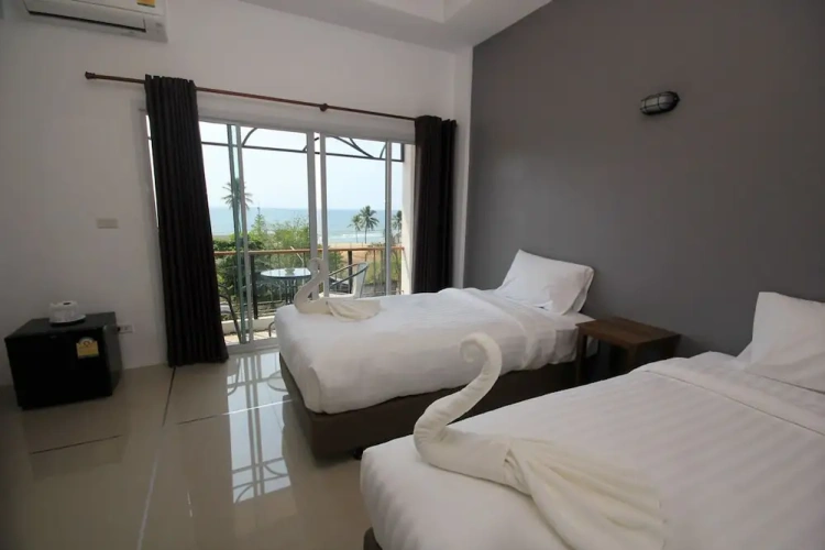 Standard room with balcony and with sea view