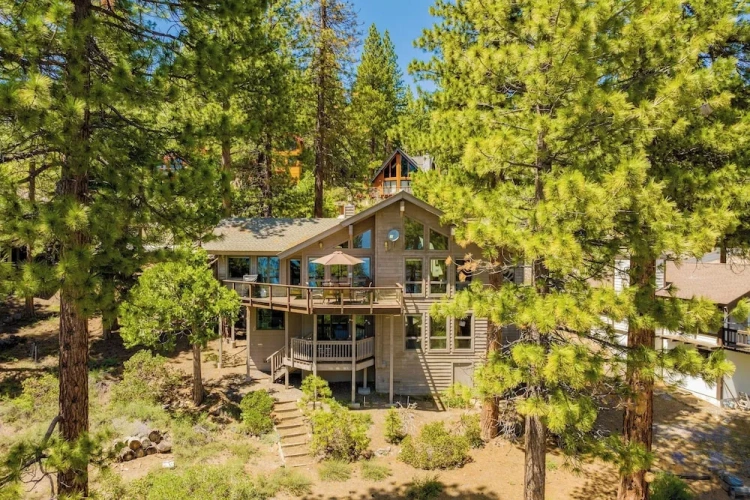 4 Bedrooms Cottage