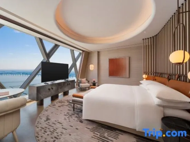 Ambassador Double Suite