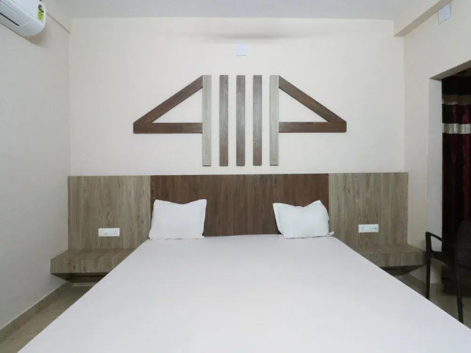 Smile Holiday Inn