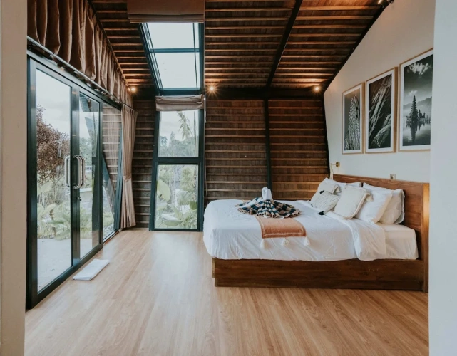 1 Bedroom Suite with lake view