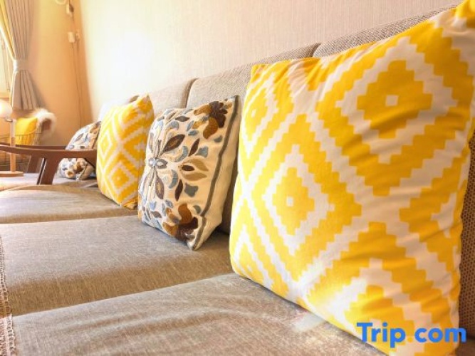 2 Bedrooms Villa