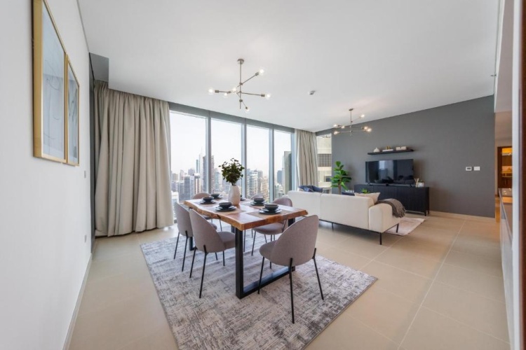 3 Bedrooms Apartment