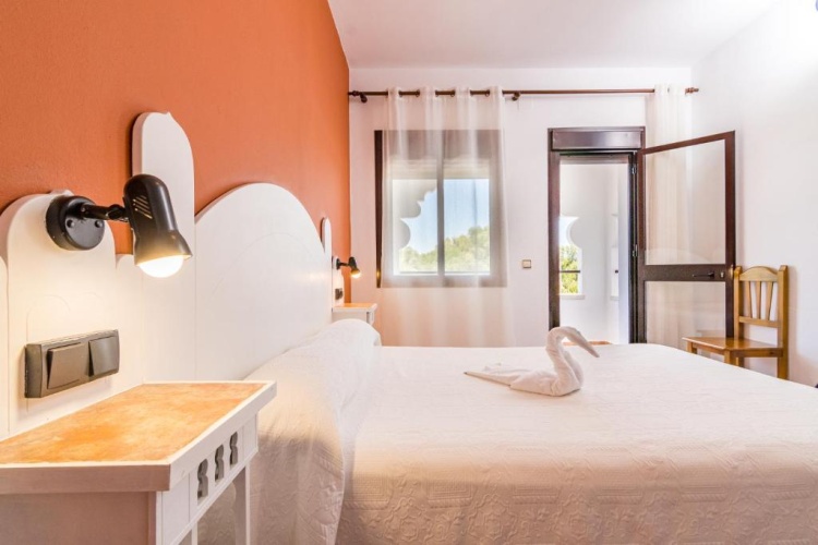 Standard Double room with pool view