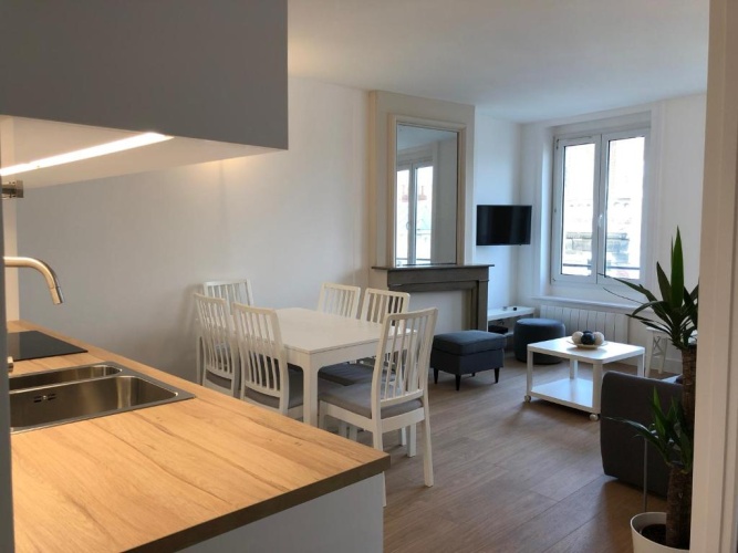 2 Bedrooms Apartment