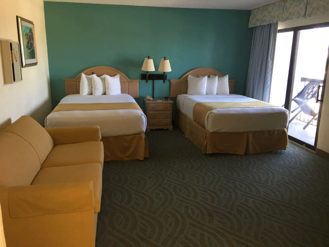 Tropical Winds Oceanfront Hotel