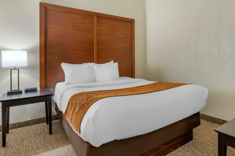 Comfort Suites