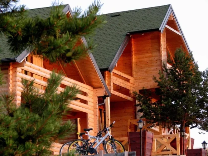 2 Bedrooms Chalet