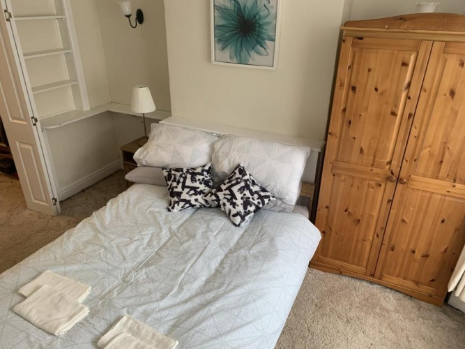 4 Bedrooms Cottage