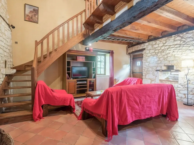 Charming Retreat in Bouniagues