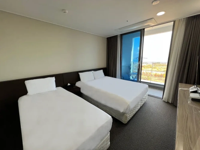 Deluxe Twin Family room with ocean view