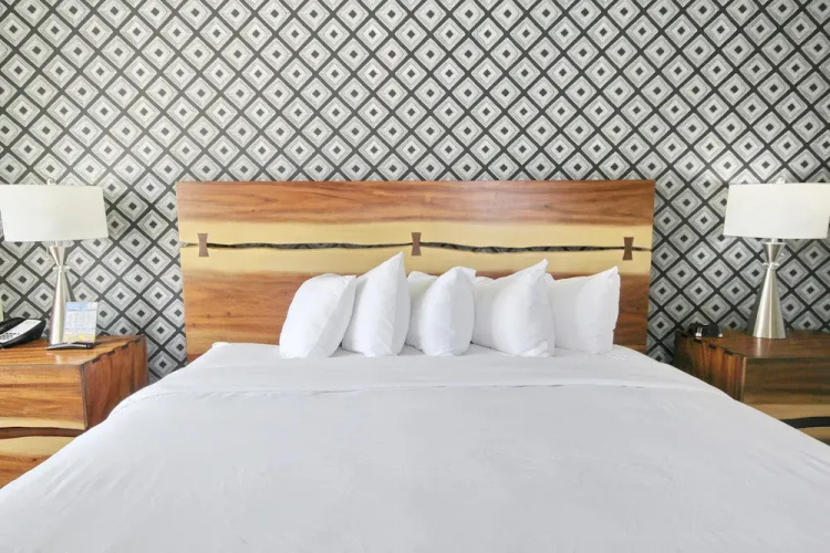 Holiday Shores - ADA Standard King Room